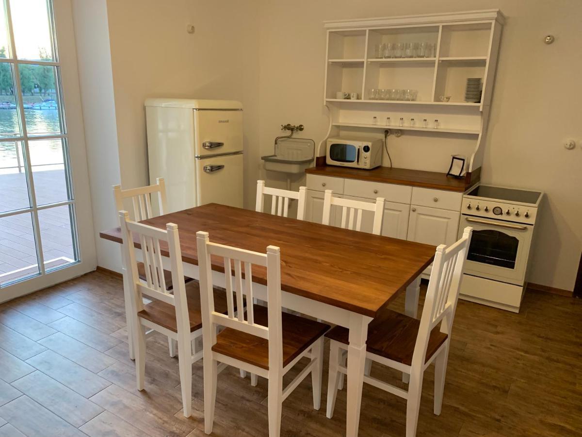 Szazesztendos Reveszhaz Apartman Szigetmonostor ภายนอก รูปภาพ
