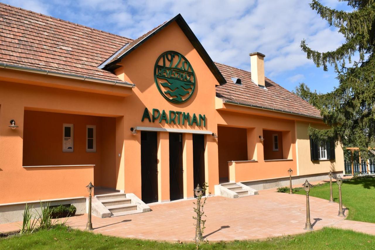 Szazesztendos Reveszhaz Apartman Szigetmonostor ภายนอก รูปภาพ