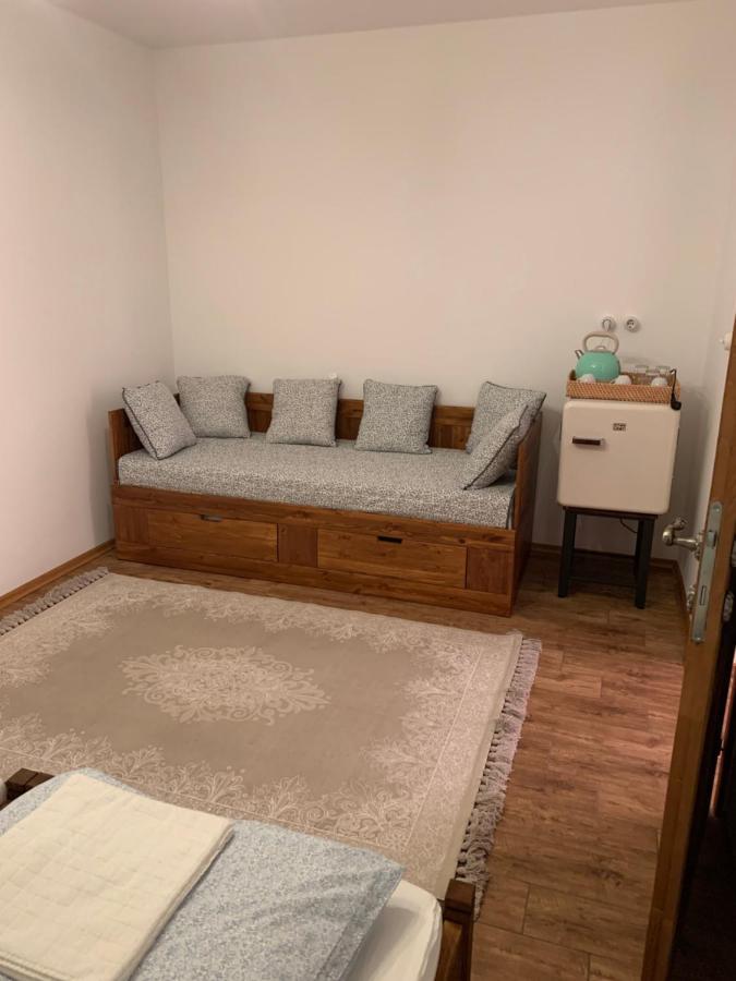Szazesztendos Reveszhaz Apartman Szigetmonostor ภายนอก รูปภาพ