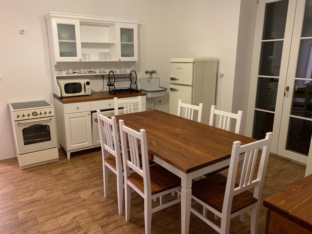 Szazesztendos Reveszhaz Apartman Szigetmonostor ภายนอก รูปภาพ