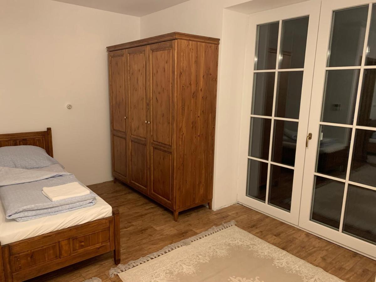 Szazesztendos Reveszhaz Apartman Szigetmonostor ภายนอก รูปภาพ