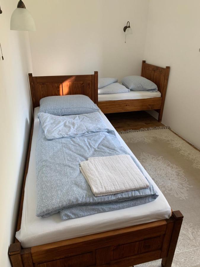 Szazesztendos Reveszhaz Apartman Szigetmonostor ภายนอก รูปภาพ